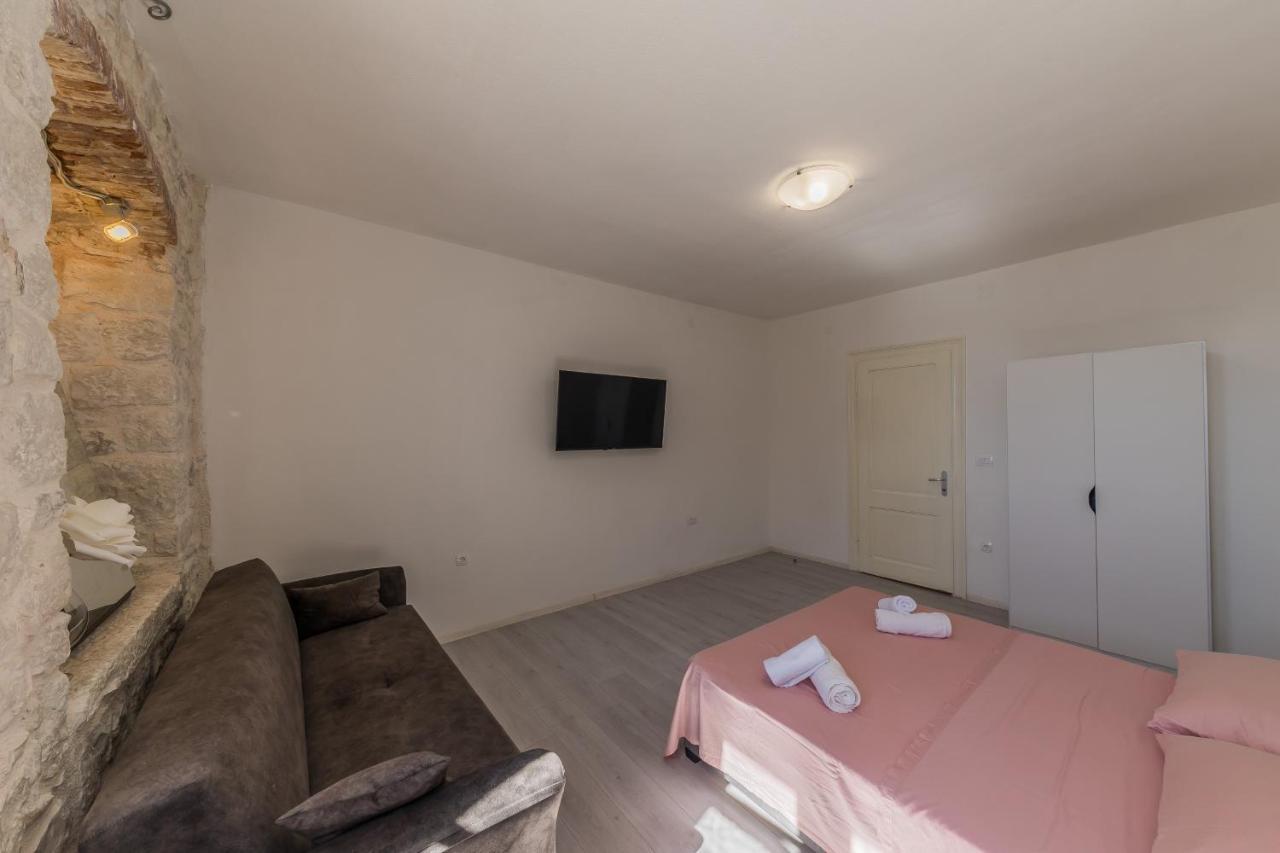 Seafront Apartments Karlo Kaštela Zewnętrze zdjęcie